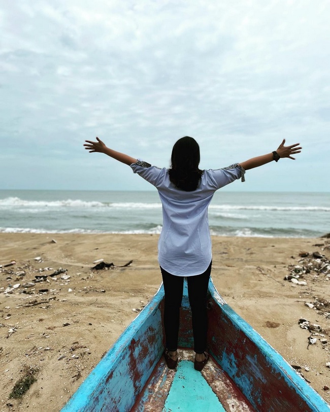 Actress Varalaxmi Sarathkumar New Instagram Pics